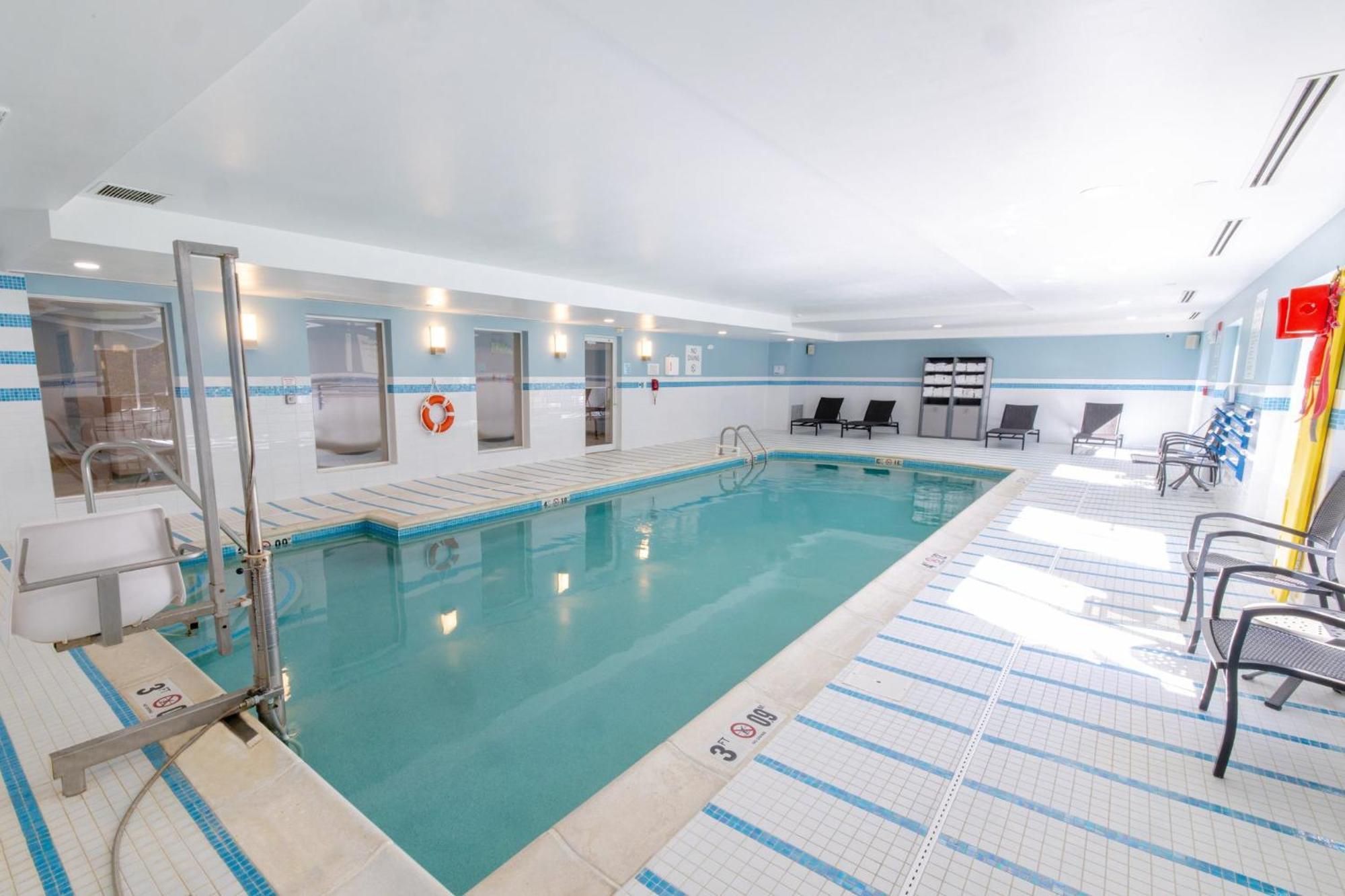 Holiday Inn Express - Neptune By Ihg Zewnętrze zdjęcie