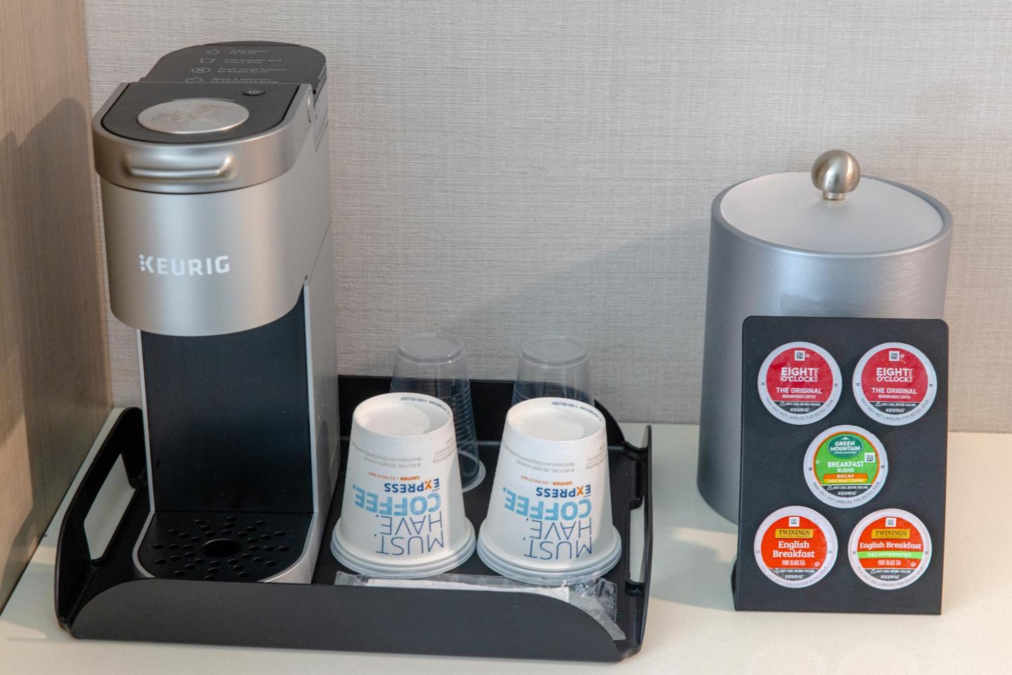 Holiday Inn Express - Neptune By Ihg Zewnętrze zdjęcie
